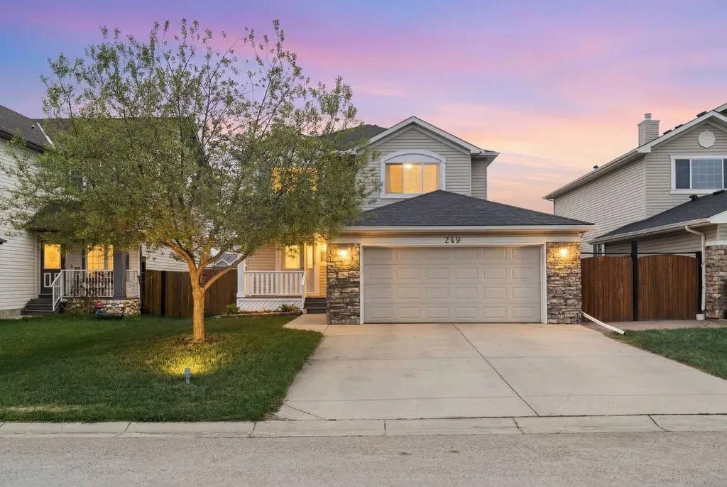 249 Springmere Way Chestermere AB T1X 1P2