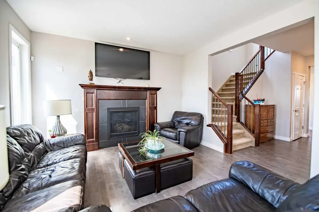 60 Cyprus Road Blackfalds AB T4M 0C5