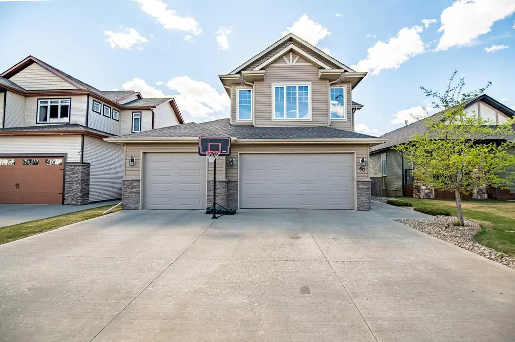 60 Cyprus Road Blackfalds AB T4M 0C5