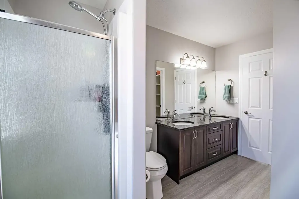 60 Cyprus Road Blackfalds AB T4M 0C5