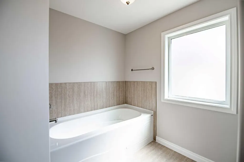60 Cyprus Road Blackfalds AB T4M 0C5
