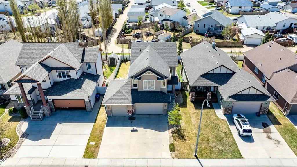 60 Cyprus Road Blackfalds AB T4M 0C5