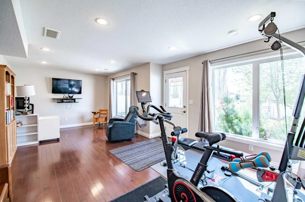 60 Cyprus Road Blackfalds AB T4M 0C5