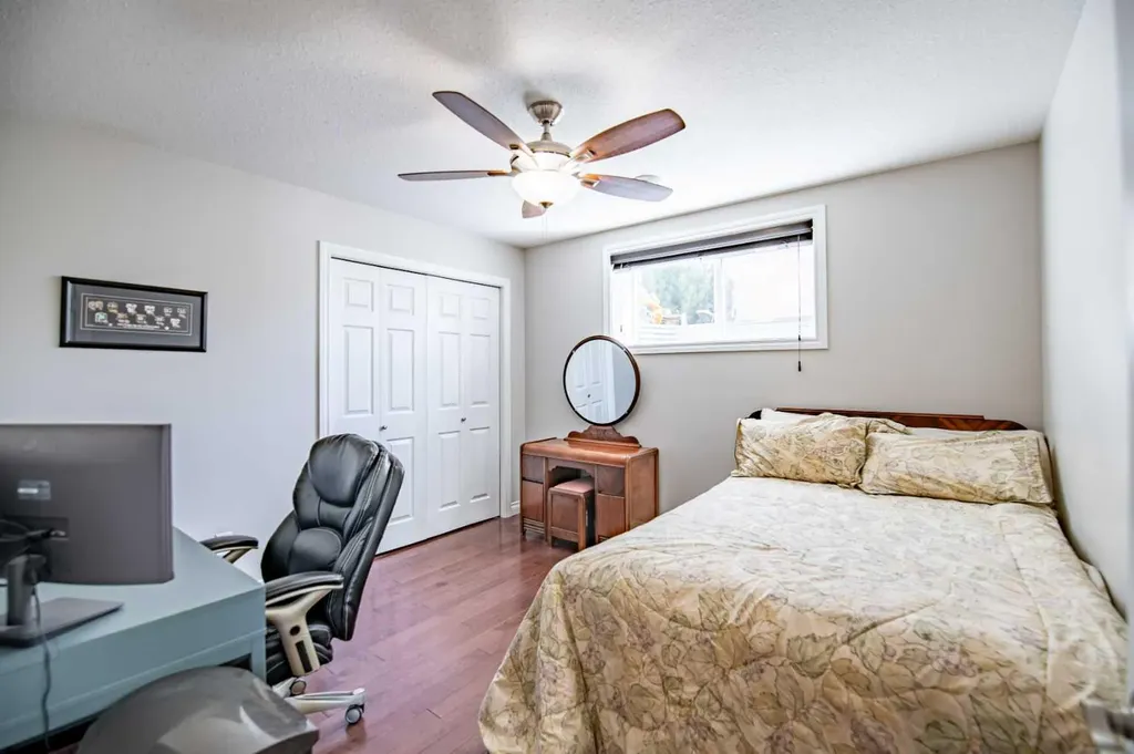 60 Cyprus Road Blackfalds AB T4M 0C5
