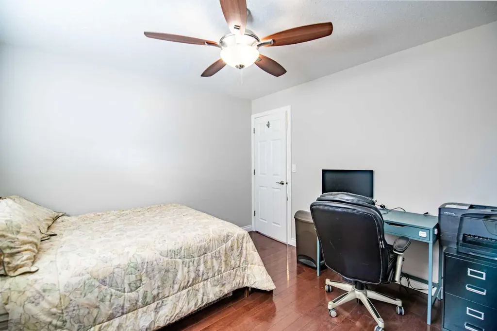60 Cyprus Road Blackfalds AB T4M 0C5