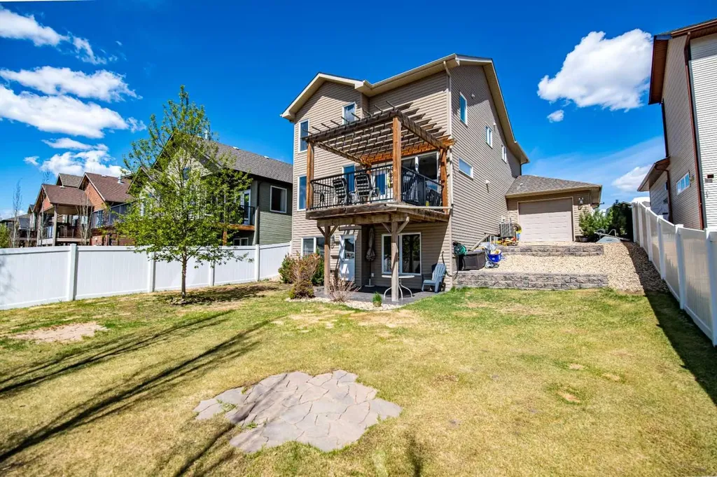60 Cyprus Road Blackfalds AB T4M 0C5