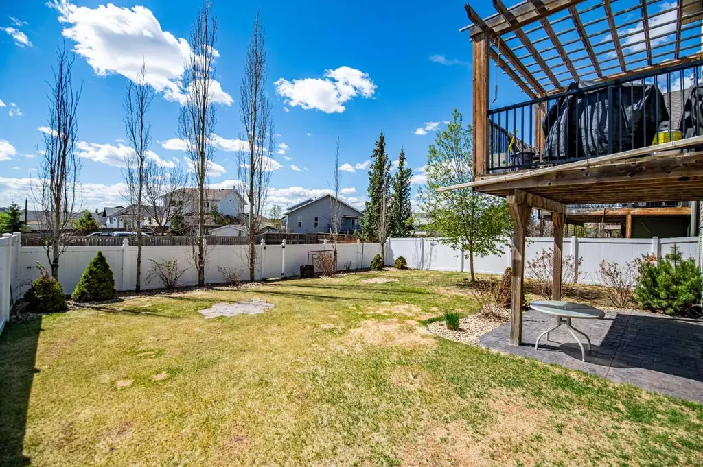 60 Cyprus Road Blackfalds AB T4M 0C5