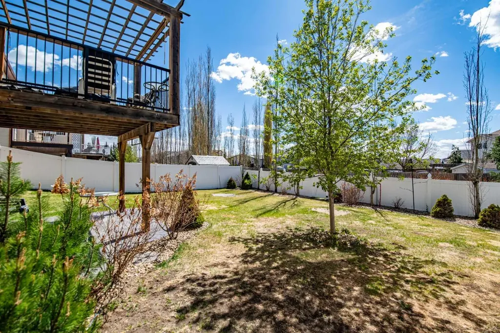 60 Cyprus Road Blackfalds AB T4M 0C5