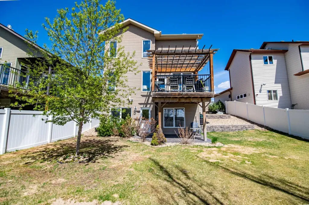 60 Cyprus Road Blackfalds AB T4M 0C5