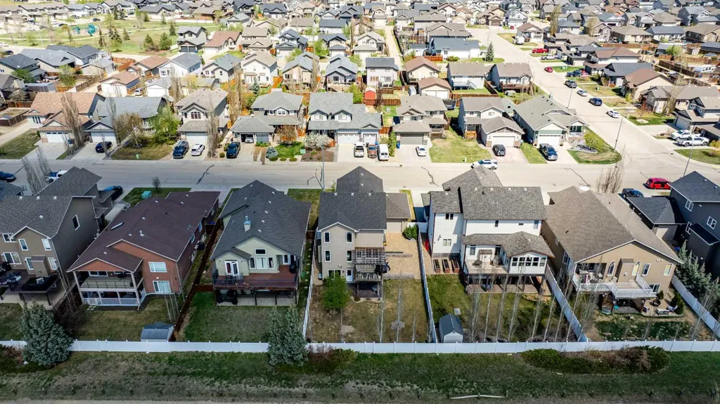 60 Cyprus Road Blackfalds AB T4M 0C5