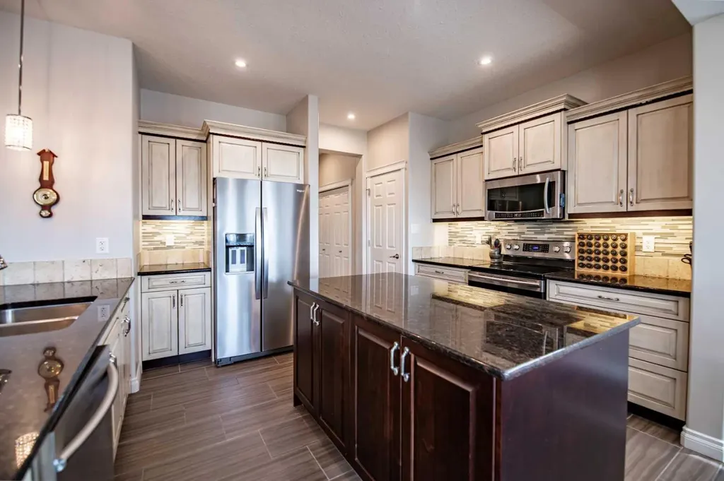 60 Cyprus Road Blackfalds AB T4M 0C5