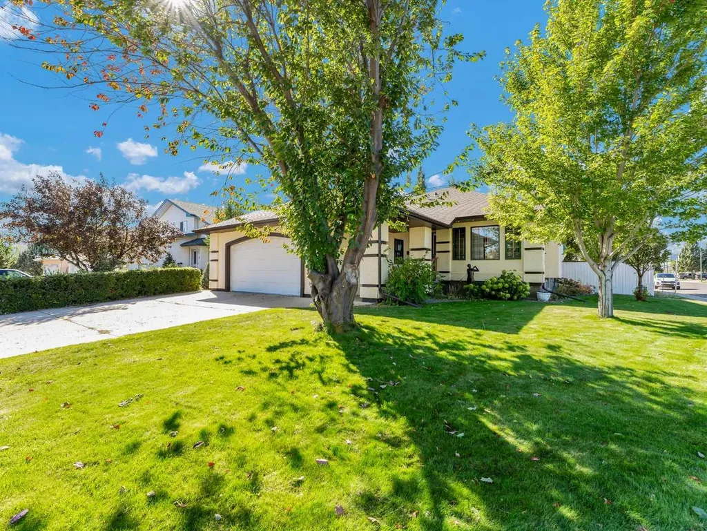 4 Turner Boulevard SE Medicine Hat AB T1B 3W8