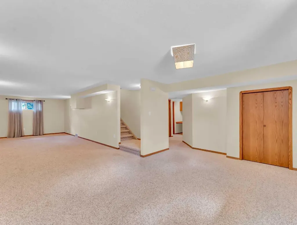 4 Turner Boulevard SE Medicine Hat AB T1B 3W8