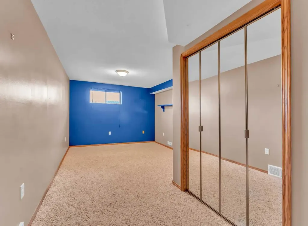 4 Turner Boulevard SE Medicine Hat AB T1B 3W8