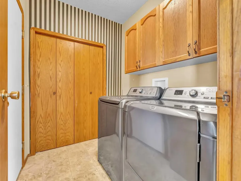 4 Turner Boulevard SE Medicine Hat AB T1B 3W8