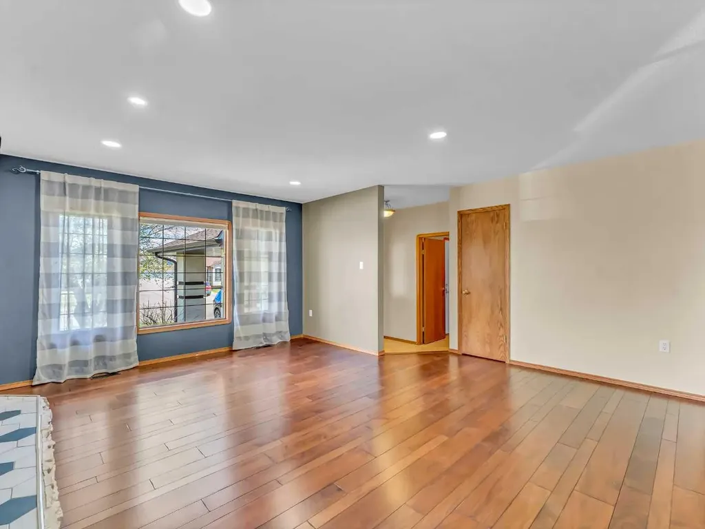4 Turner Boulevard SE Medicine Hat AB T1B 3W8