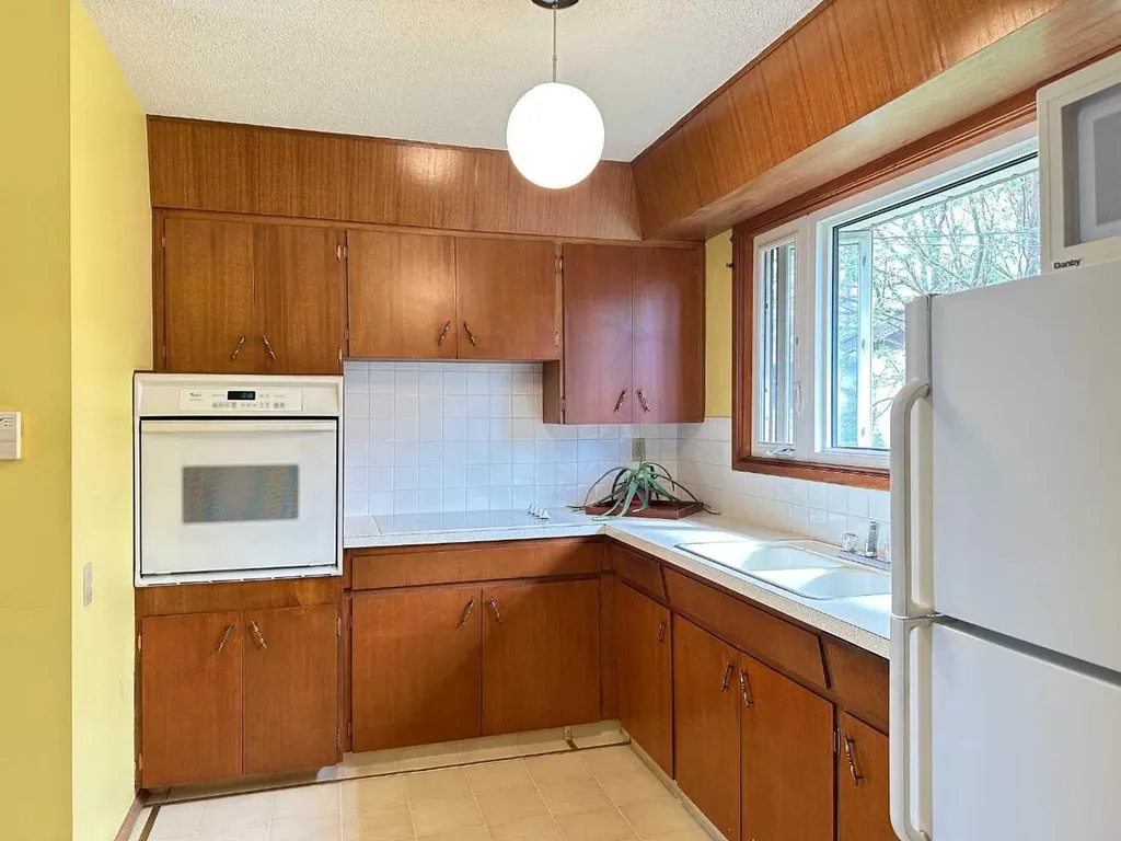 1628 Rouleau Crescent SE Calgary AB T2A1Y9