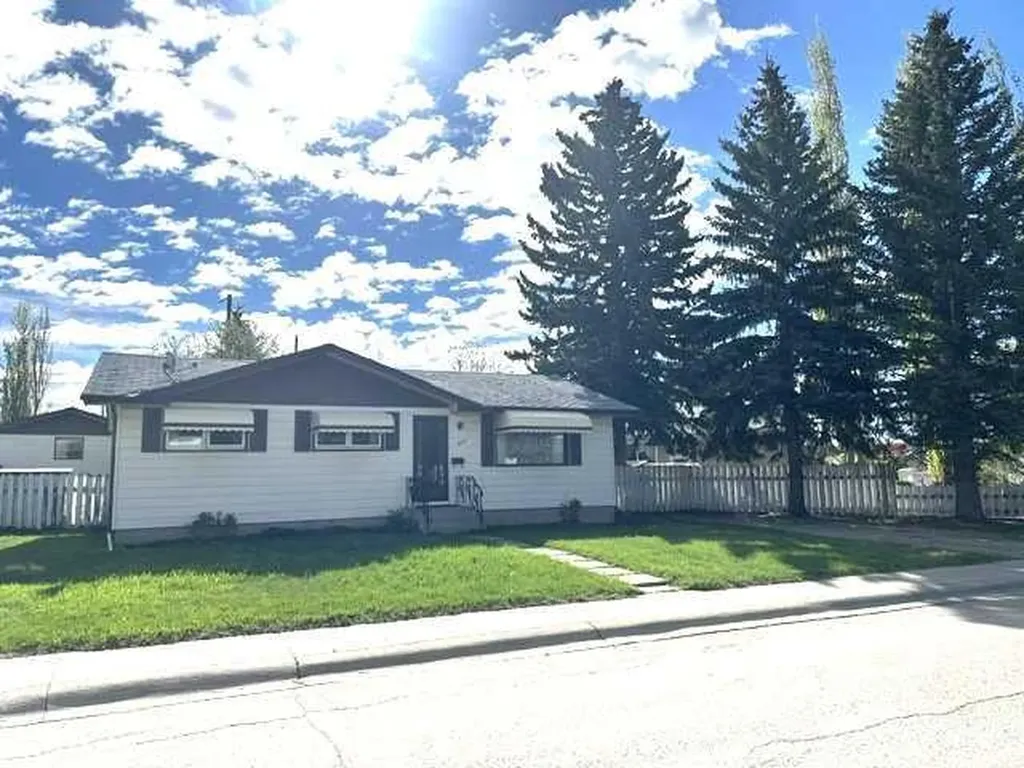 1628 Rouleau Crescent SE Calgary AB T2A1Y9