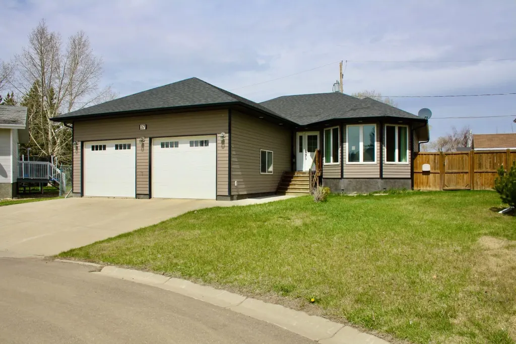 #37 Ball Place Neilburg SK S0M 2C0