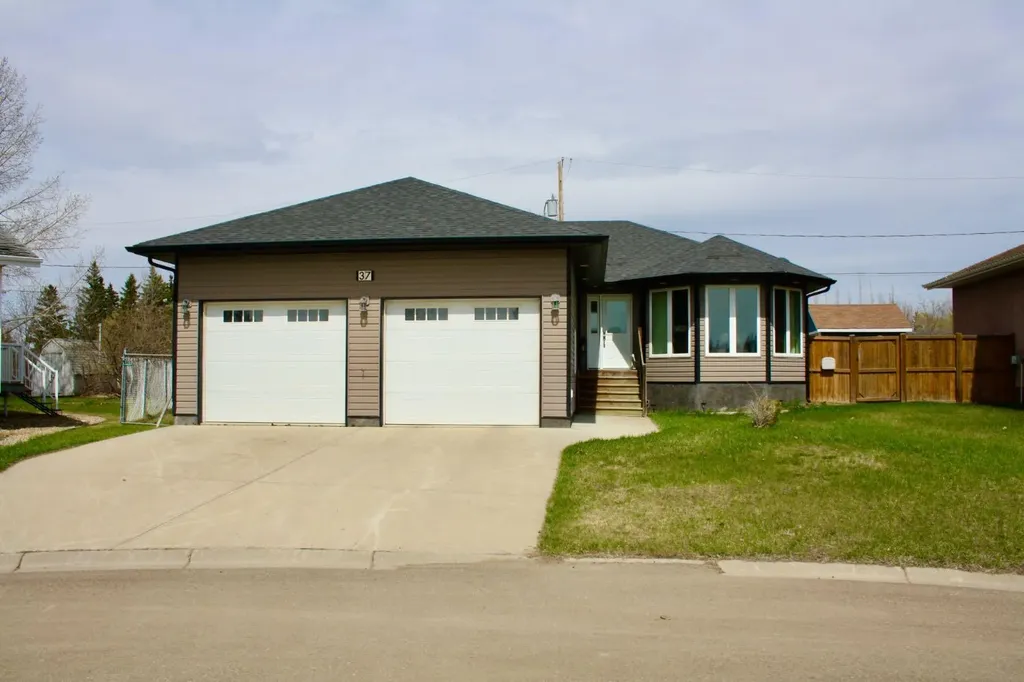 #37 Ball Place Neilburg SK S0M 2C0