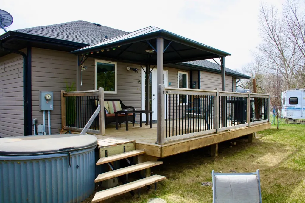 #37 Ball Place Neilburg SK S0M 2C0