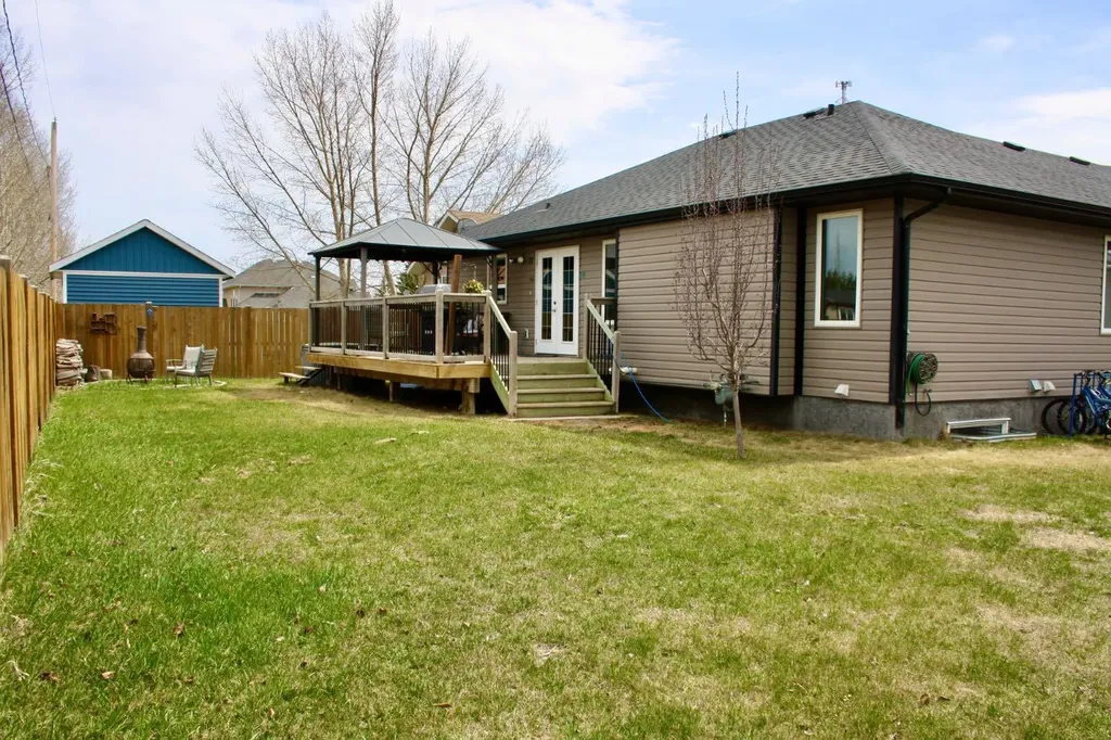 #37 Ball Place Neilburg SK S0M 2C0