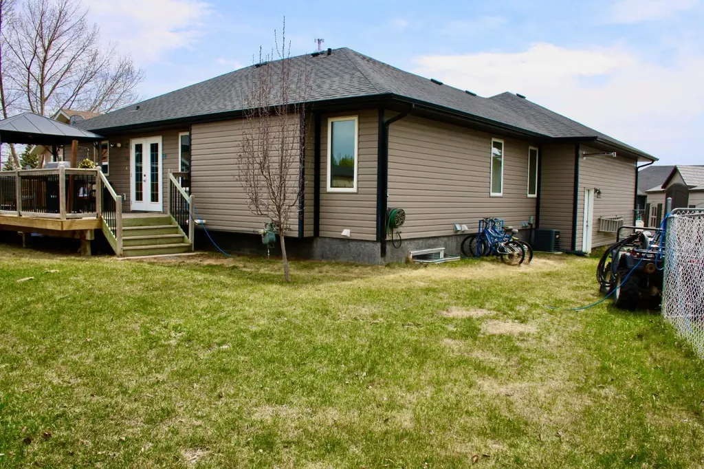#37 Ball Place Neilburg SK S0M 2C0