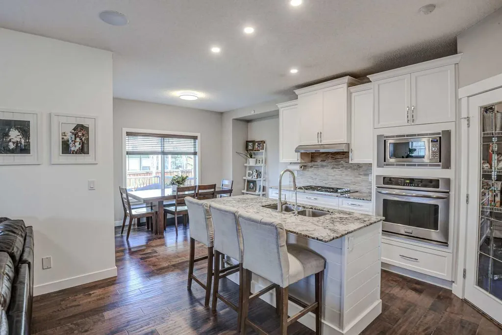 29 Drake Landing Loop Okotoks AB T1S 1H0