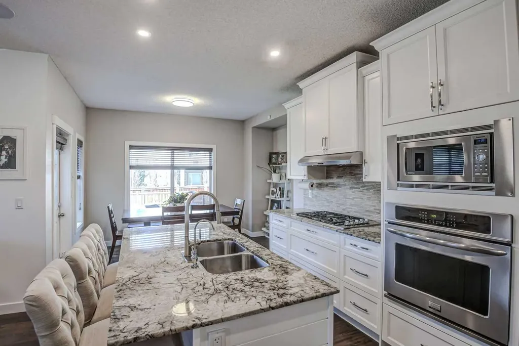 29 Drake Landing Loop Okotoks AB T1S 1H0