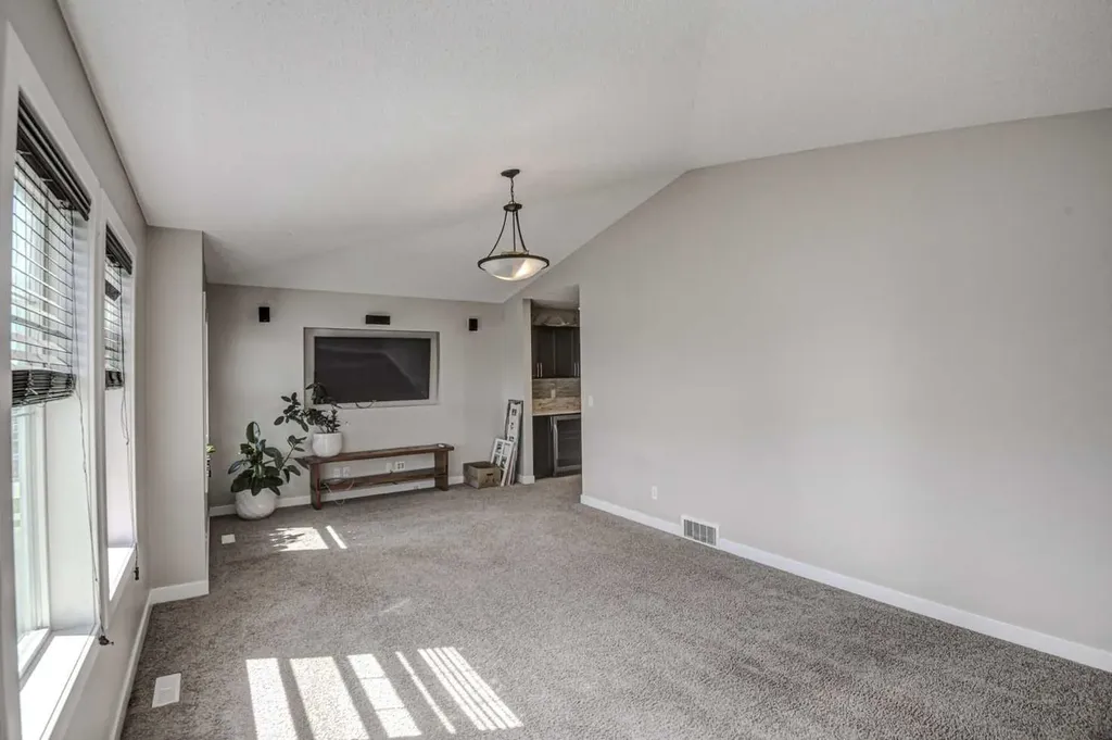 29 Drake Landing Loop Okotoks AB T1S 1H0