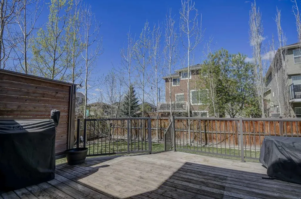 29 Drake Landing Loop Okotoks AB T1S 1H0