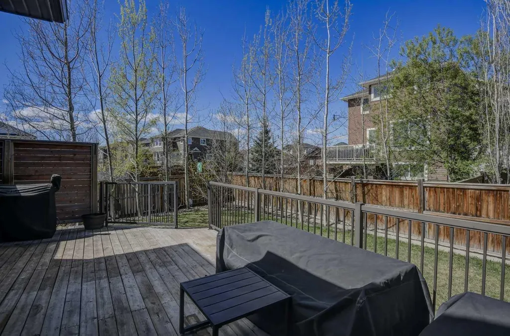 29 Drake Landing Loop Okotoks AB T1S 1H0