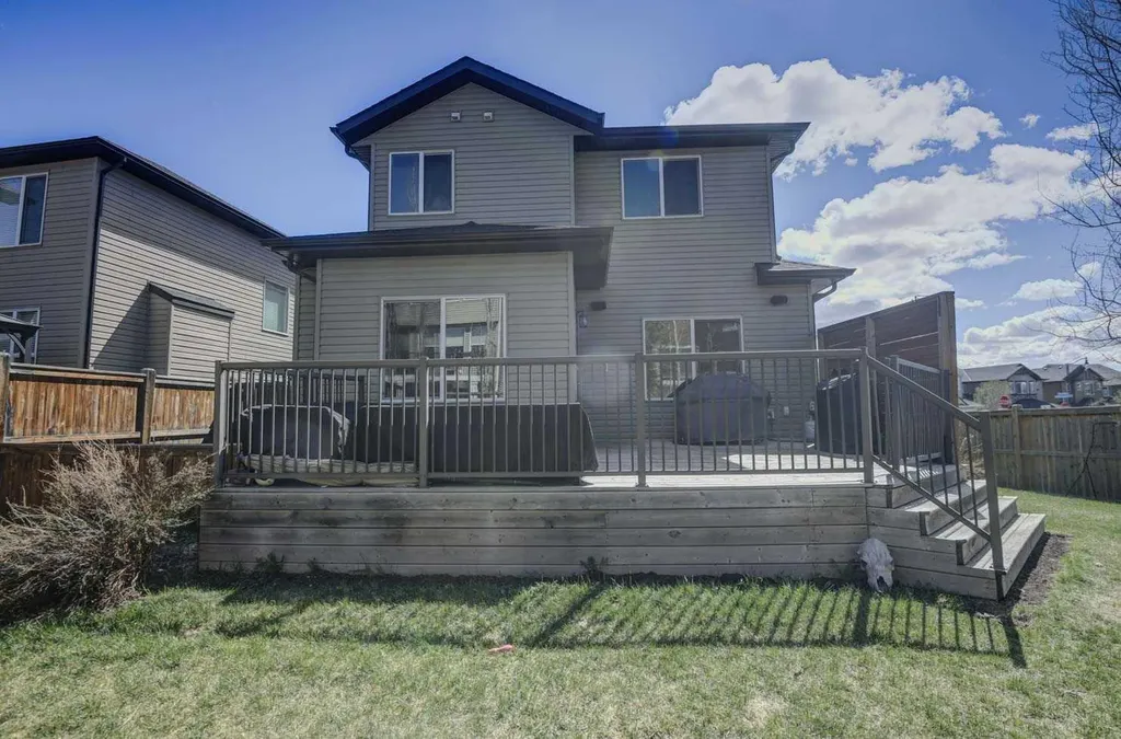 29 Drake Landing Loop Okotoks AB T1S 1H0