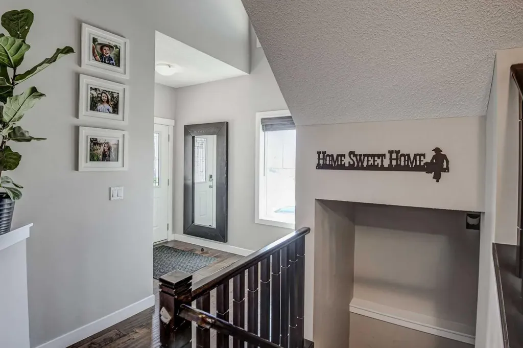 29 Drake Landing Loop Okotoks AB T1S 1H0