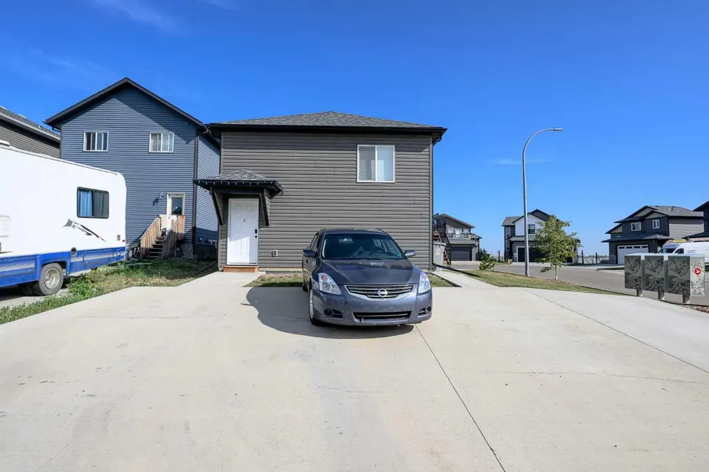 13402 104a Street Grande Prairie AB T8V6K8