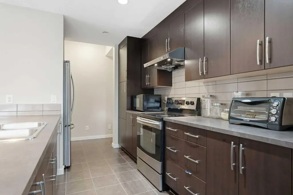 31 Evansridge Crescent NW Calgary AB T3P 0J2
