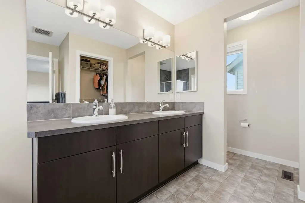 31 Evansridge Crescent NW Calgary AB T3P 0J2