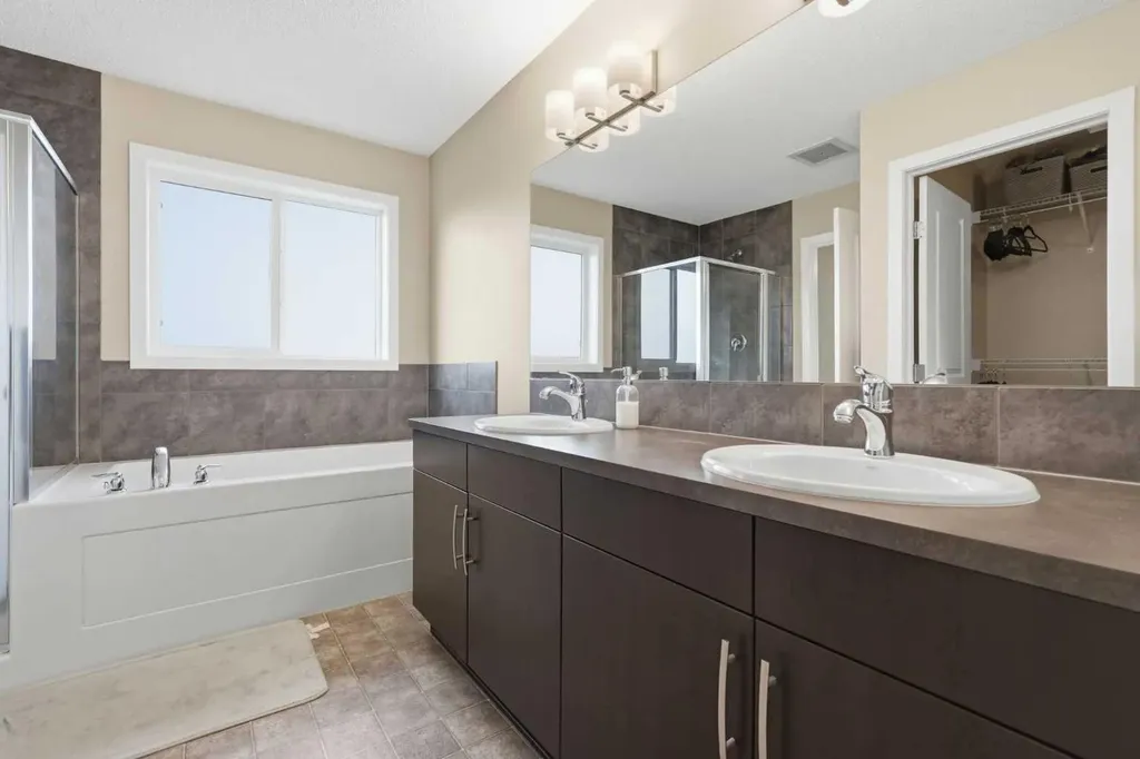 31 Evansridge Crescent NW Calgary AB T3P 0J2