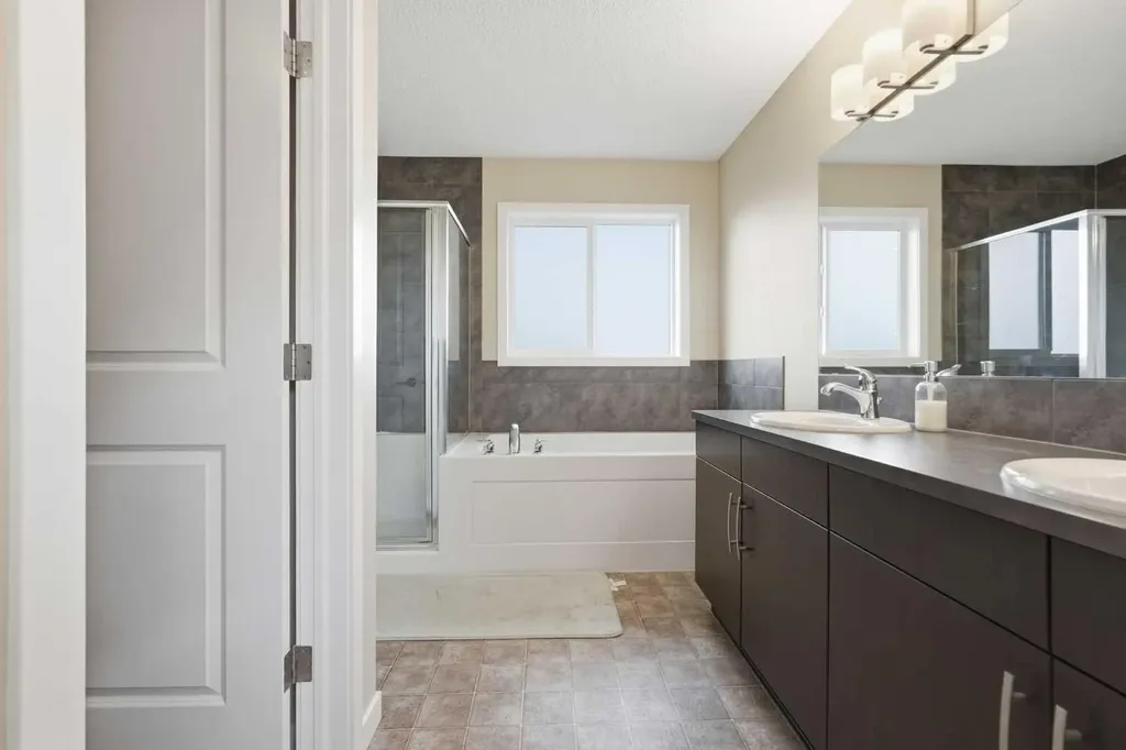 31 Evansridge Crescent NW Calgary AB T3P 0J2