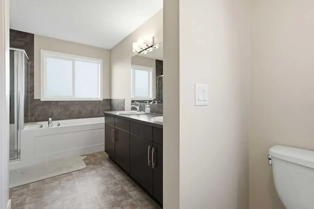 31 Evansridge Crescent NW Calgary AB T3P 0J2