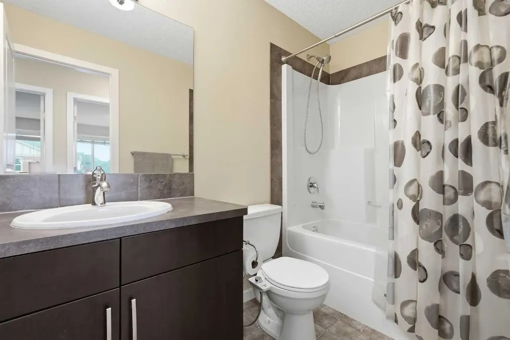 31 Evansridge Crescent NW Calgary AB T3P 0J2