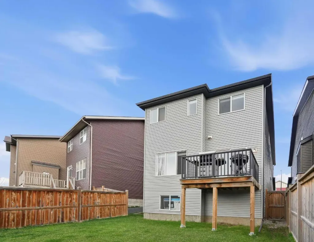 31 Evansridge Crescent NW Calgary AB T3P 0J2