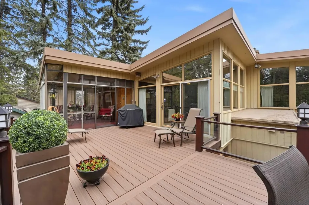 3520 Spruce Drive Red Deer AB T4N 3N9