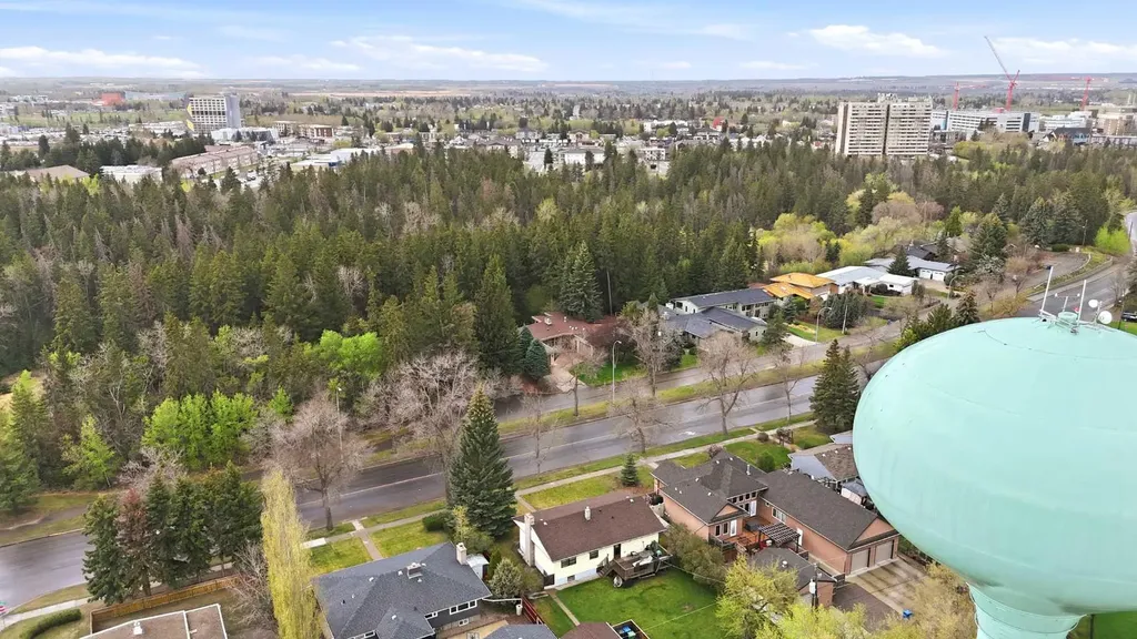 3520 Spruce Drive Red Deer AB T4N 3N9