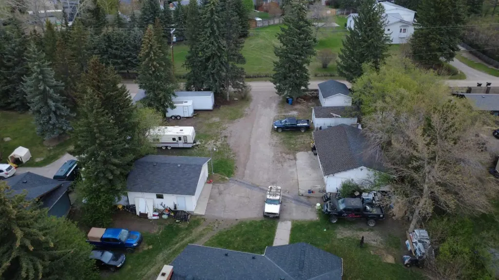 6003 Baroc Road NW Calgary AB T3A 4R5
