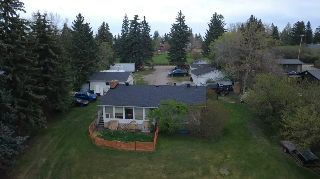 6003 Baroc Road NW Calgary AB T3A 4R5