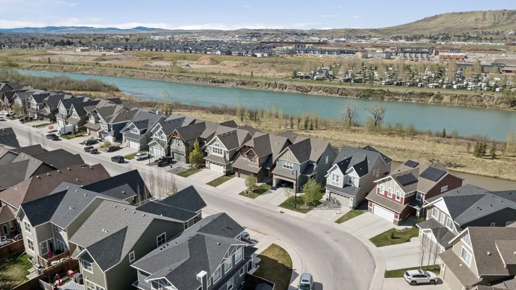 42 Riviera View Cochrane AB T4C 0Y7