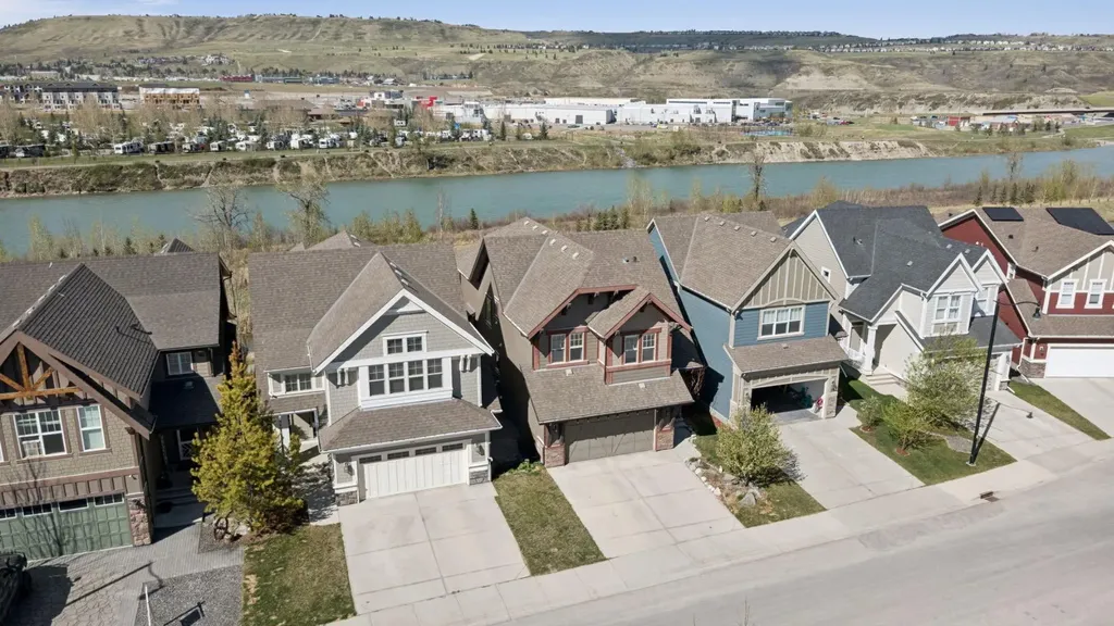 42 Riviera View Cochrane AB T4C 0Y7