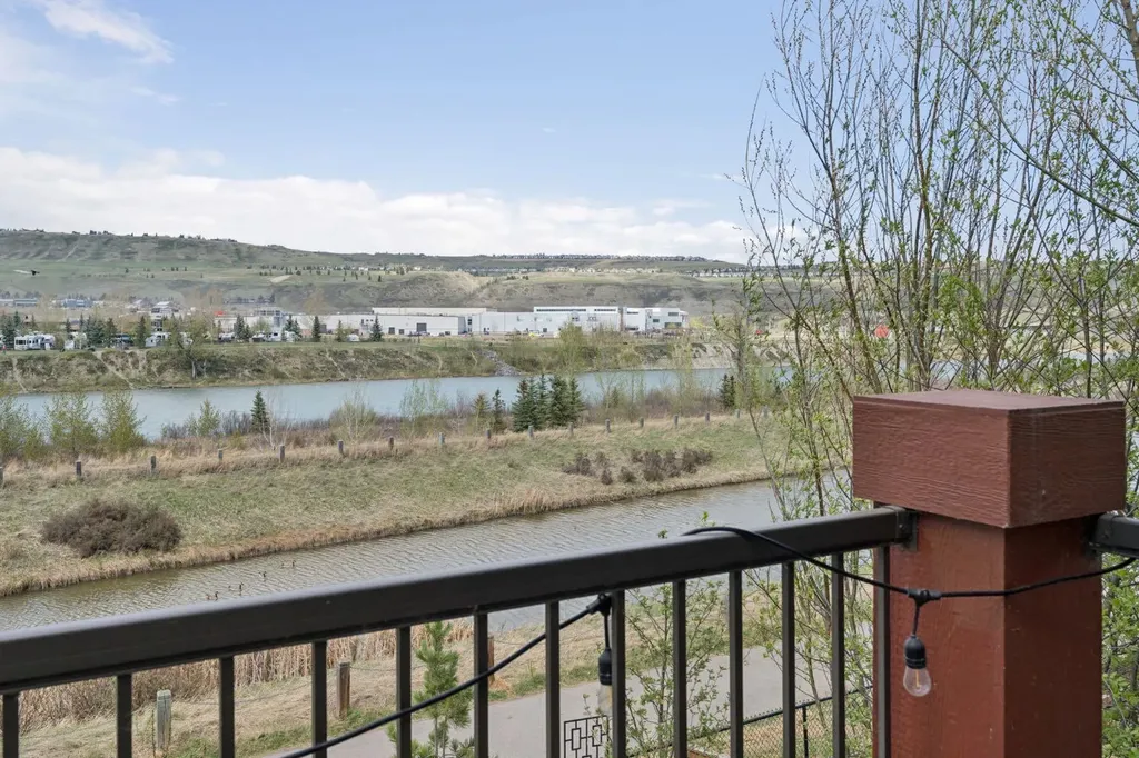 42 Riviera View Cochrane AB T4C 0Y7