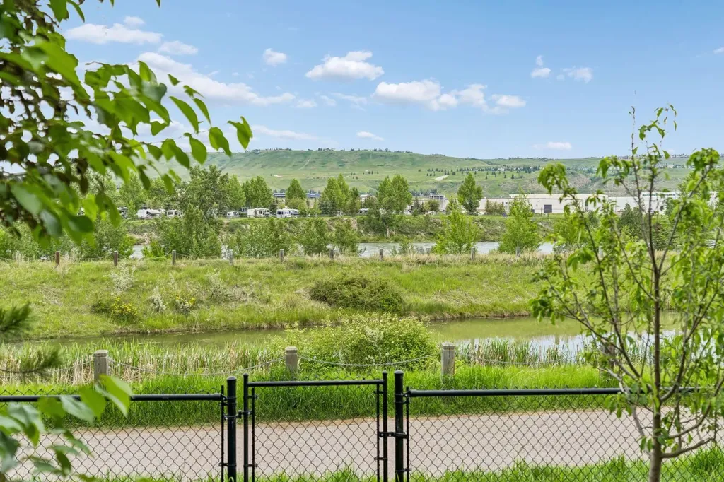 42 Riviera View Cochrane AB T4C 0Y7